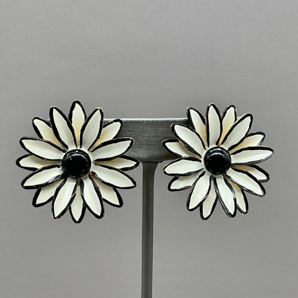 Sandor Earrings Vintage White Black Enamel Daisy Flower Clip On Statement 1.5"